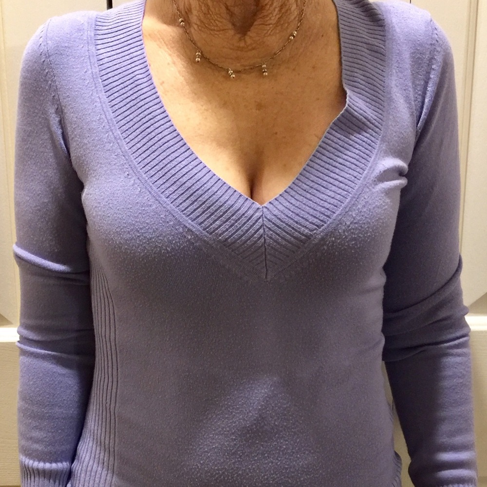 Women’s deep v-neck long sleeve fitted sweater